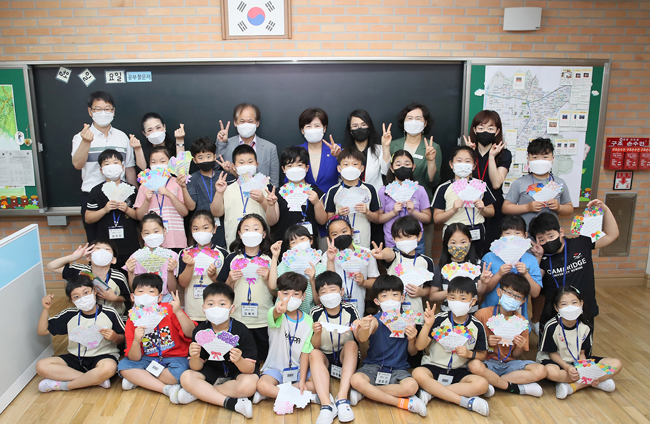 강은희 대구시교육감은 7월 16일 오전 10시 대구 용천초등학교에서 열리는 '2021학년도 초등학교 여름방학식'에 참석했다. / 박정복 기자